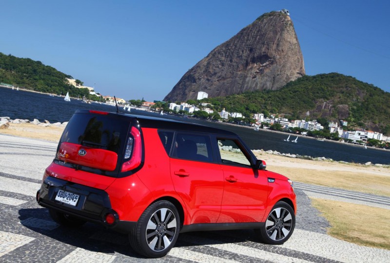 Kia gets the World Cup on the move